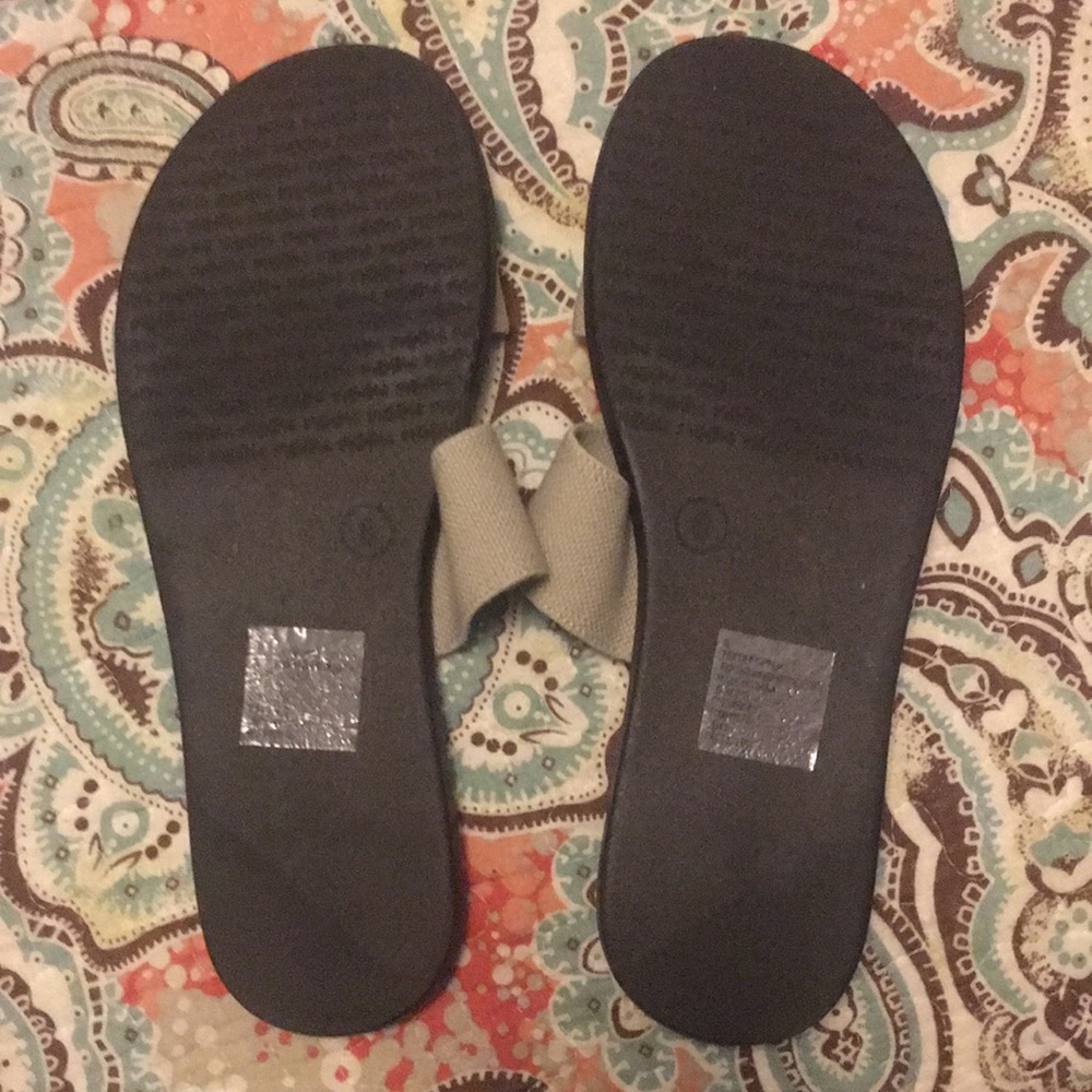 Sandals - Picture 2 of 2